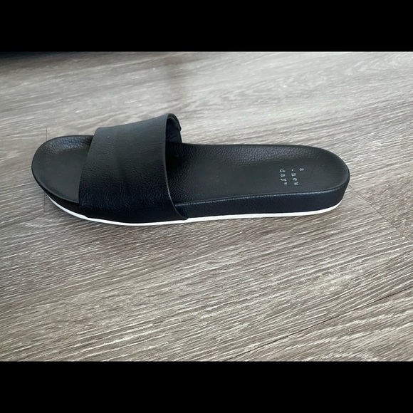 Target Slide - Picture 3 of 4